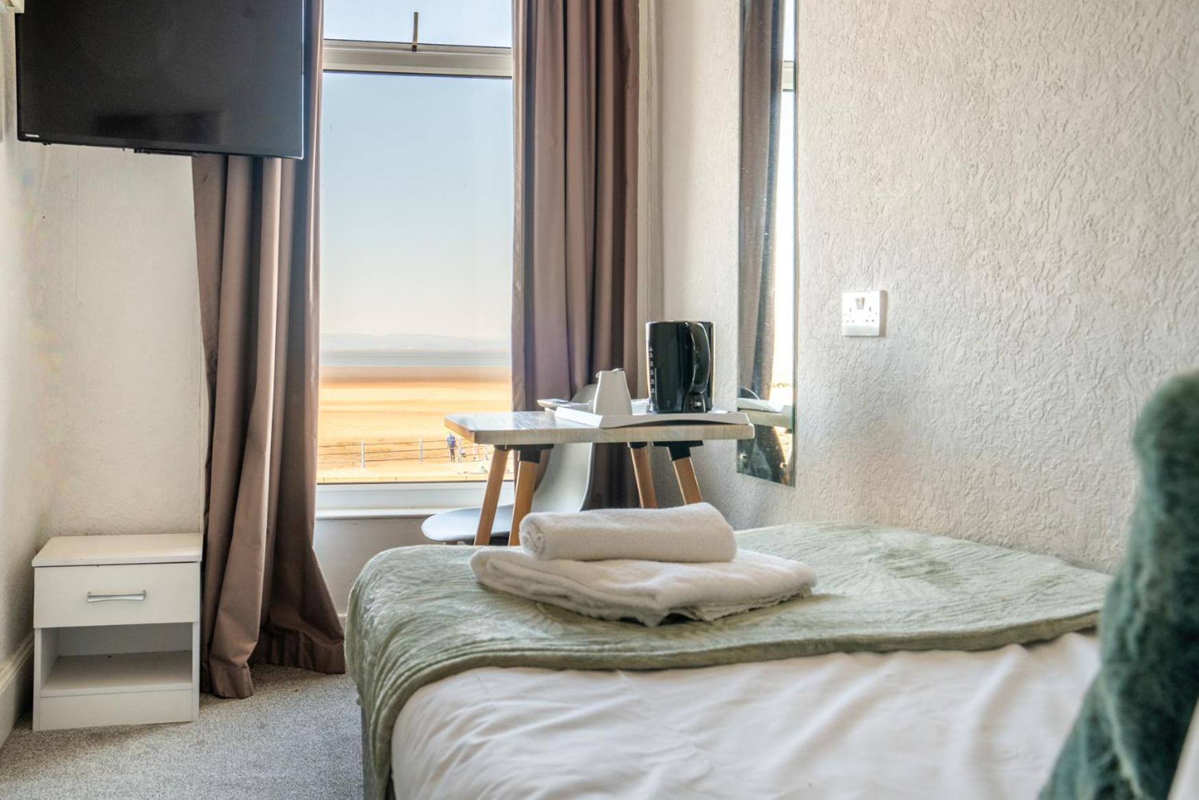 The Clifton Seafront Hotel Morecambe Exteriér fotografie